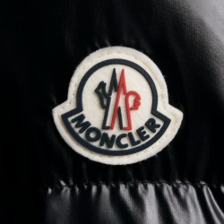 2022 Moncler Bardanette Kort Jakke Dame Dunfrakke Vinterjakke Sort