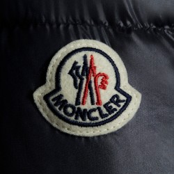 2022 Moncler Seritte Parka Kort Jakke Dame Dunfrakke Vinterjakke Night blå