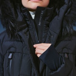 Moncler GRENOBLE Nylon Street Style Plain Nylon Jacket Logo Dame Ski Jakkes With Fur Collar Minit Grøn